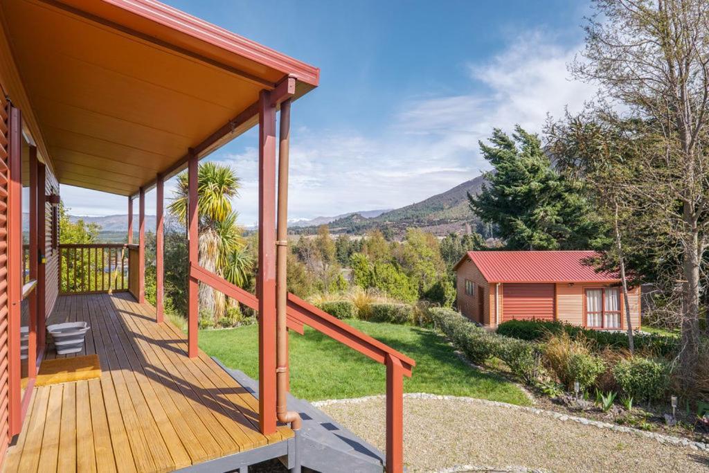 Korimako Ridge - Lake Hawea Holiday Home מראה חיצוני תמונה