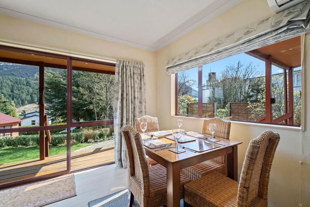 Korimako Ridge - Lake Hawea Holiday Home מראה חיצוני תמונה